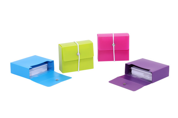 M&M Karteikartenbox mit Gummi A8 66090380 ass. 4 Farben 5x6.9cm