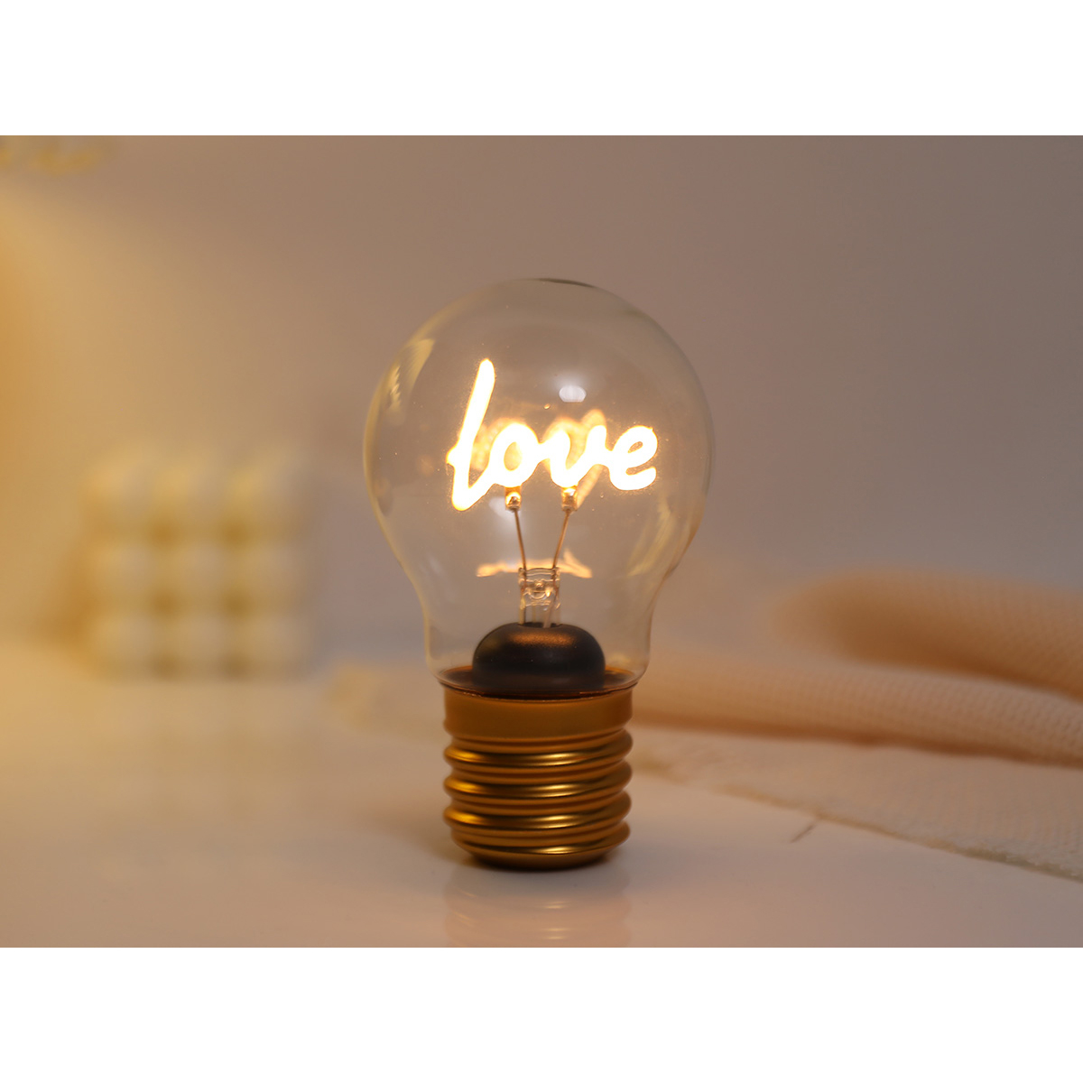photo I-TOTAL Lampe de table XL2883 Love