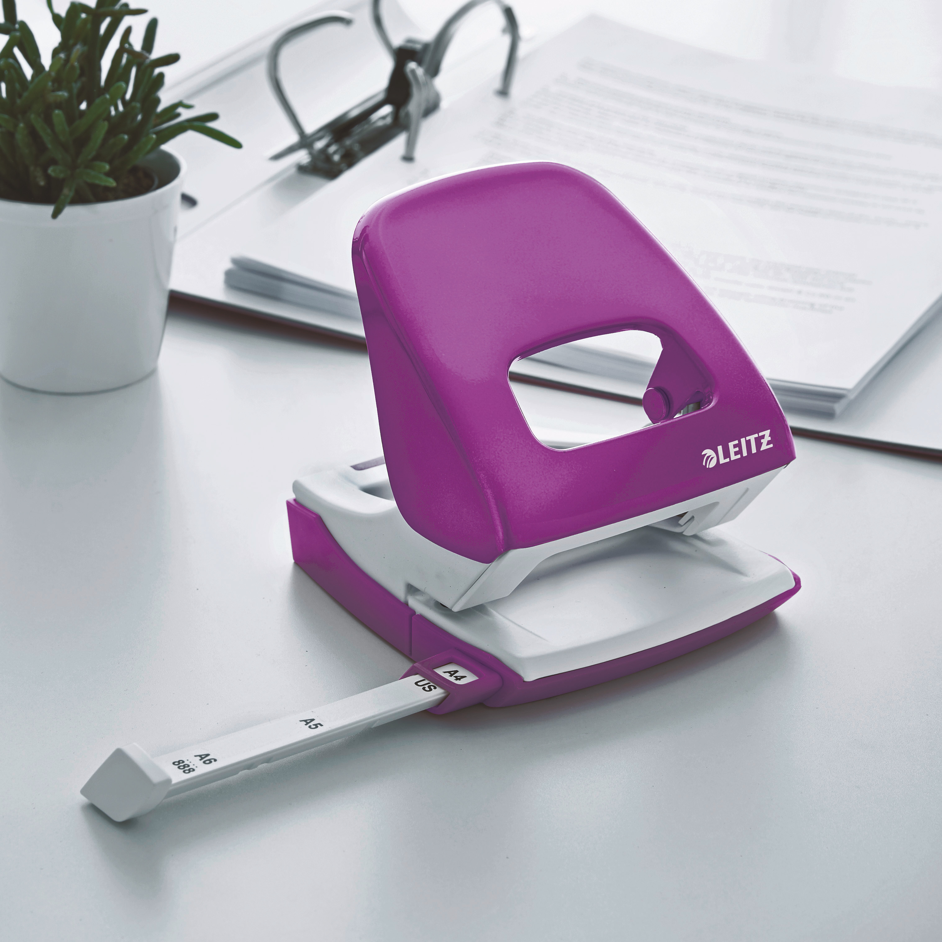 LEITZ Perforateur NeXXt WOW 5008 50082062 violet 30 feuilles